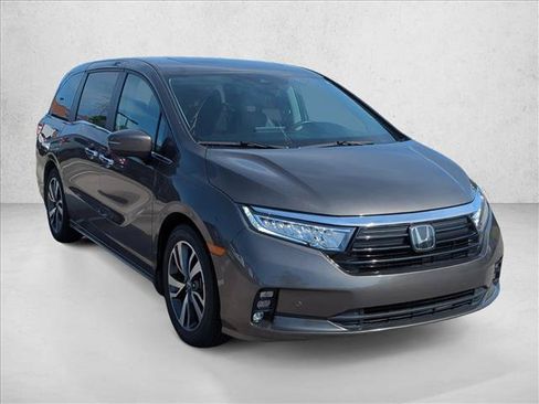 Used 2023 Honda Odyssey Touring image 3
