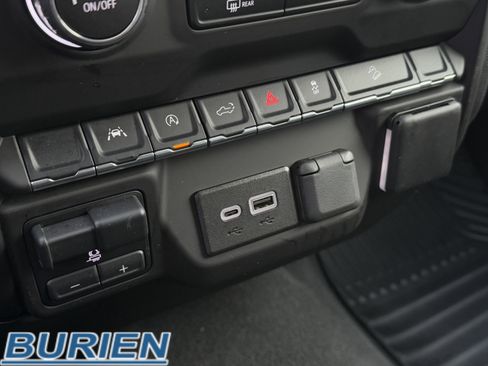 Used 2023 Chevrolet Silverado 1500 Custom Trail Boss w/ LPO, Dark Essentials Package image 17