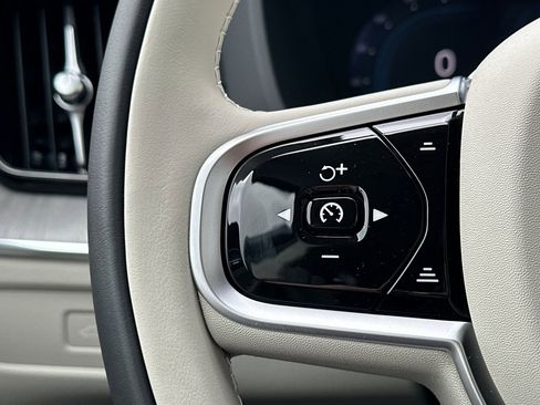 New 2025 Volvo XC60 B5 Ultra w/ Protection Package Premier image 27