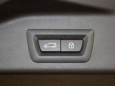 Used 2025 BMW X5 xDrive50e image 15