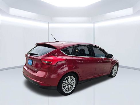 Used 2017 Ford Focus Titanium FWD image 6