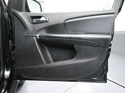 Used 2019 Dodge Journey SE image 41