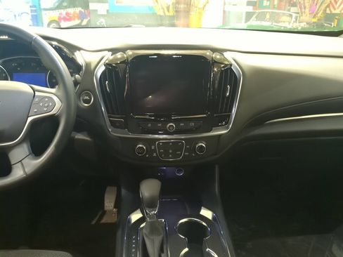 Used 2023 Chevrolet Traverse LT FWD image 12