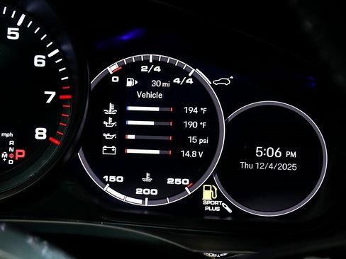 Used 2022 Porsche Cayenne Platinum Edition image 40