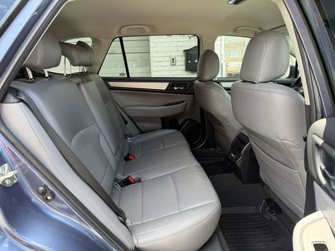 Used 2018 Subaru Outback 2.5i Premium AWD/4WD image 11