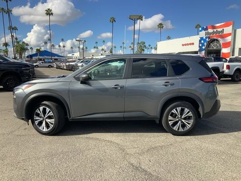 Used 2023 Nissan Rogue SV image 10