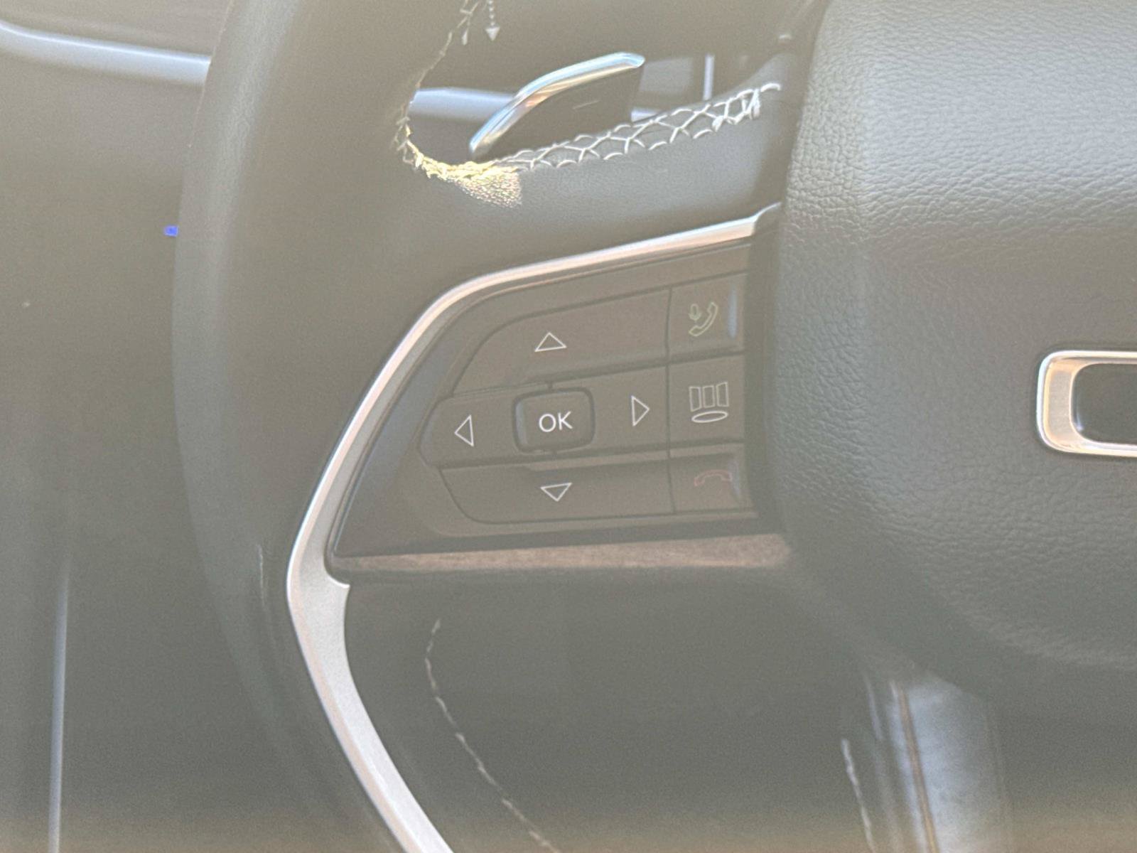 Used 2023 Jeep Grand Cherokee 4WD 4xe w/ Luxury Tech Group II image 11