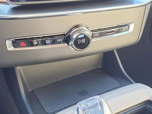 New 2026 Volvo XC90 B6 Ultra w/ Protection Package Premier image 23