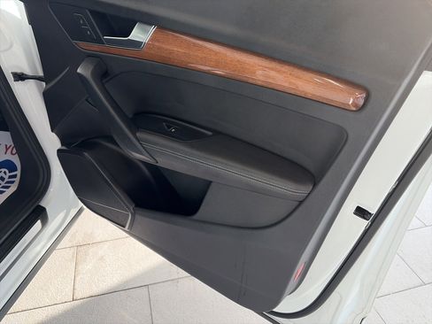 Used 2021 Audi Q5 Premium Plus image 24