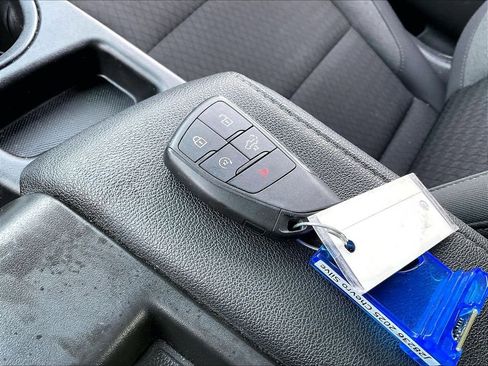 Used 2025 Chevrolet Silverado 1500 LT AWD/4WD image 28