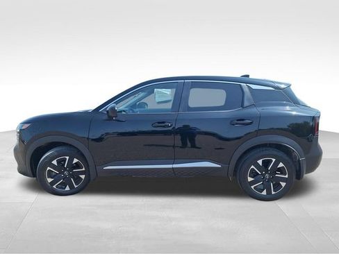 Certified 2025 Nissan Kicks SV AWD/4WD image 5