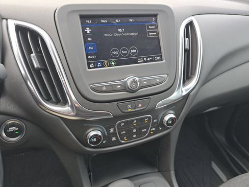 Used 2023 Chevrolet Equinox LT image 30