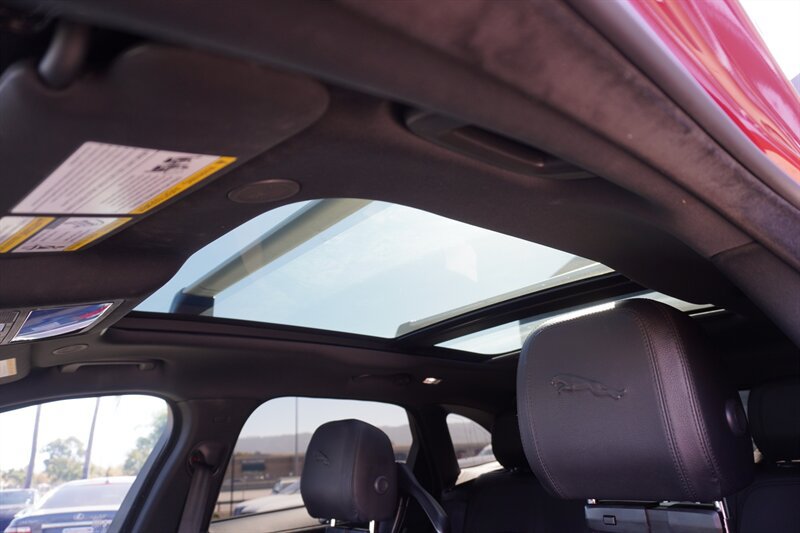 Used 2022 Jaguar F-PACE S AWD/4WD image 20