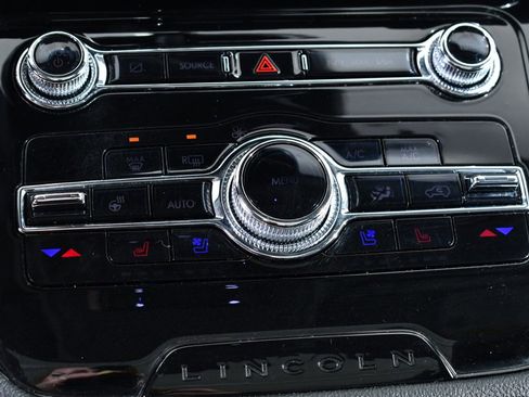 Used 2022 Lincoln Corsair AWD w/ Premium Package image 29