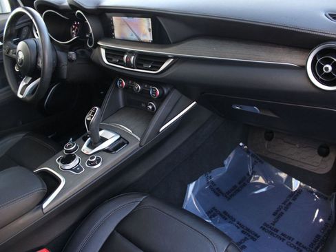 Used 2022 Alfa Romeo Stelvio Ti image 33