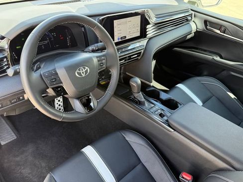 Used 2026 Toyota Camry SE w/ Convenience Package FWD image 12