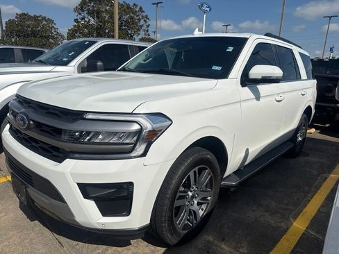 Used 2023 Ford Expedition XLT RWD image 1