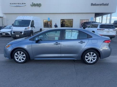 Used 2023 Toyota Corolla LE image 2