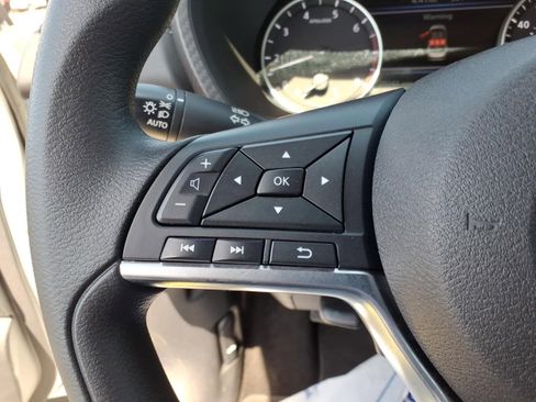 Used 2025 Nissan Sentra SV FWD image 24