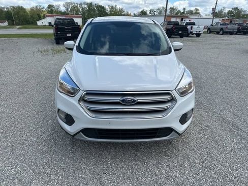 Used 2018 Ford Escape SE w/ SE Sync 3 Package FWD image 3