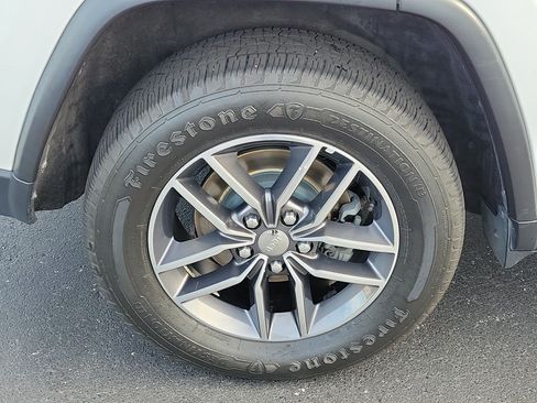 Used 2018 Jeep Grand Cherokee Limited RWD image 7
