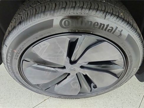 Used 2026 Tesla Model Y Long Range image 54