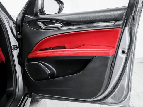 Used 2019 Alfa Romeo Stelvio RWD image 43