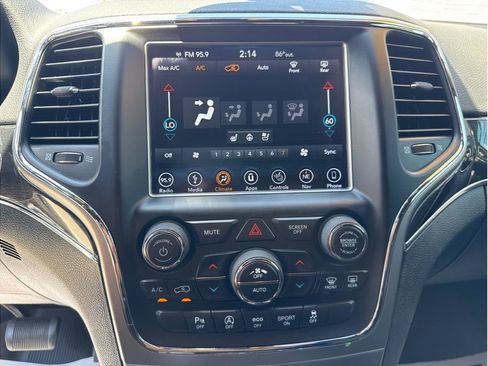 Used 2018 Jeep Grand Cherokee Trailhawk w/ Trailhawk Luxury Group AWD/4WD image 32