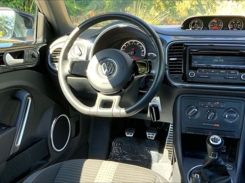 Used 2013 Volkswagen Beetle 2.0T FWD image 4