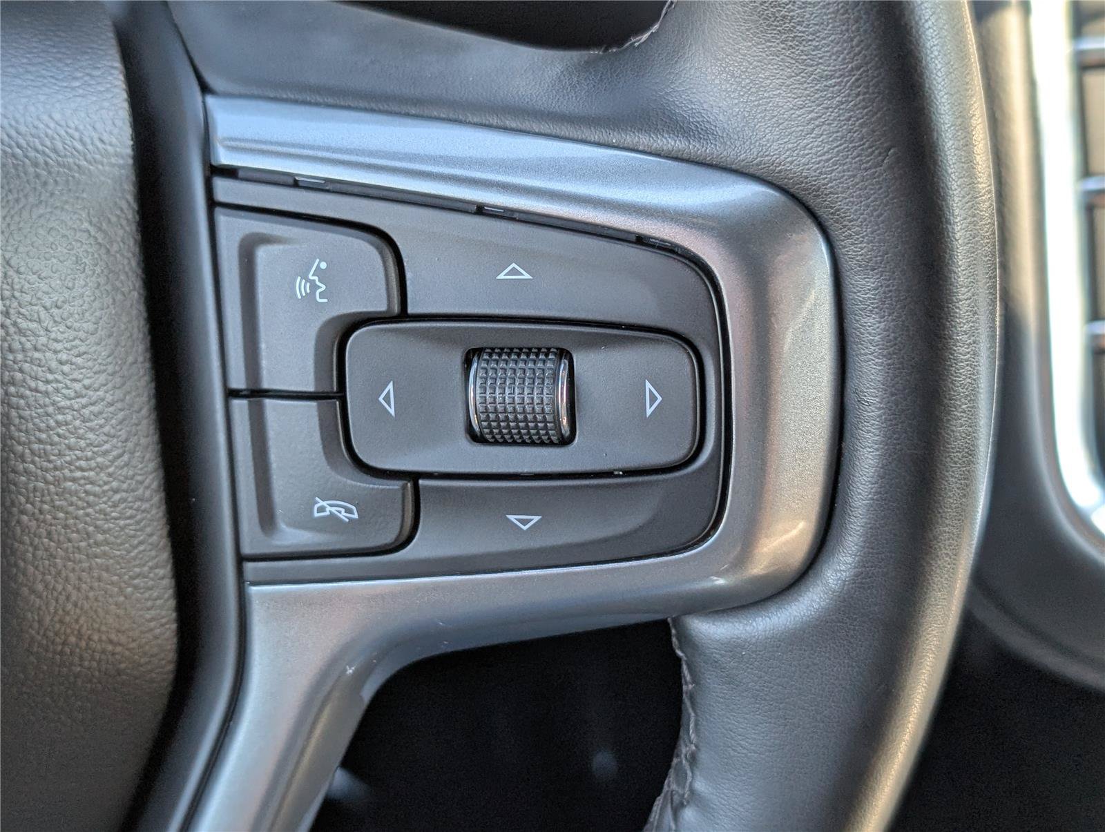 Used 2024 Chevrolet Tahoe LT AWD/4WD image 26