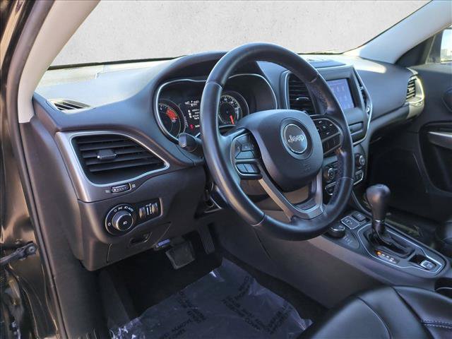 Used 2019 Jeep Cherokee Latitude Plus AWD/4WD image 10