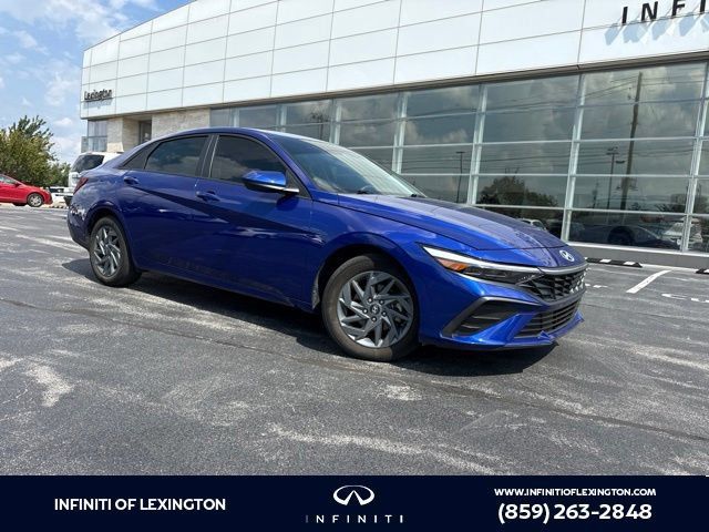 Used 2024 Hyundai Elantra SEL FWD image 1