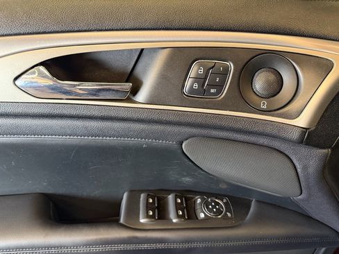 Used 2017 Lincoln MKZ Select w/ Technology Package image 17