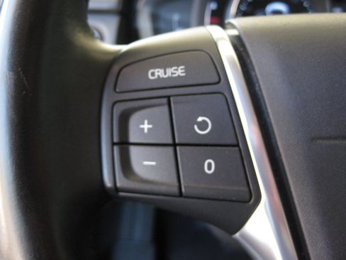 Used 2016 Volvo XC70 T5 Premier w/ Proximity Package image 16