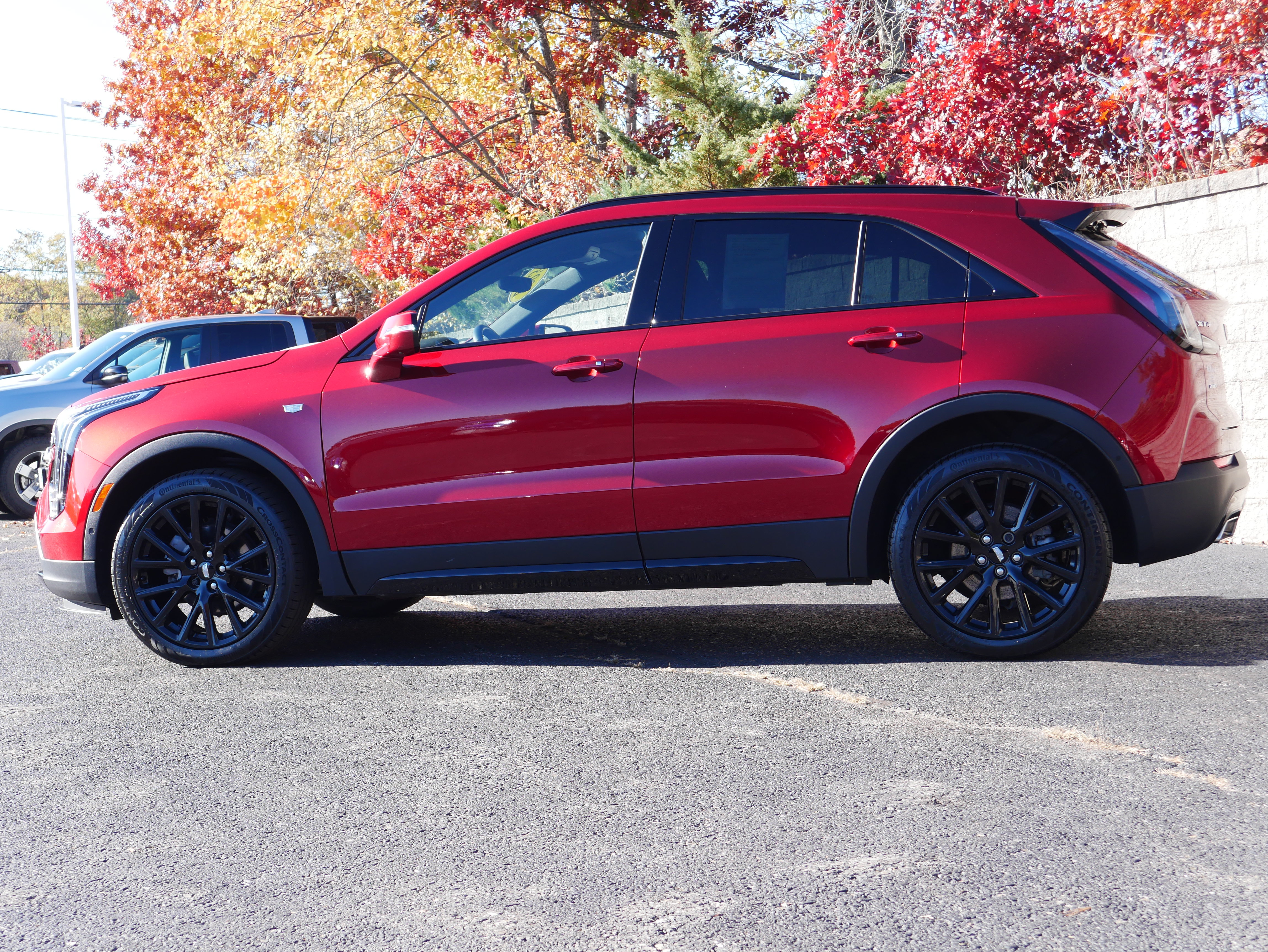 Used 2023 Cadillac XT4 Sport AWD/4WD image 3