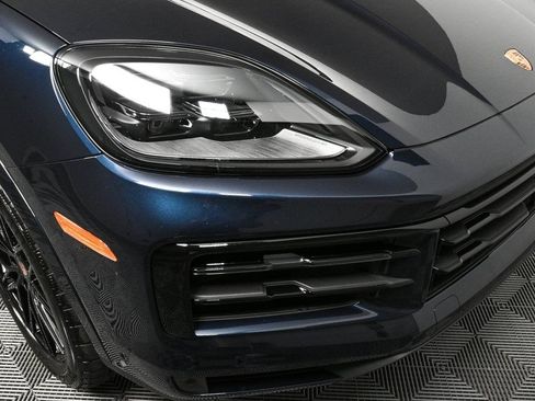 Certified 2026 Porsche Cayenne Coupe AWD/4WD image 38