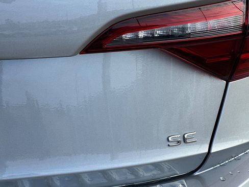 Used 2024 Volkswagen Jetta SE image 31