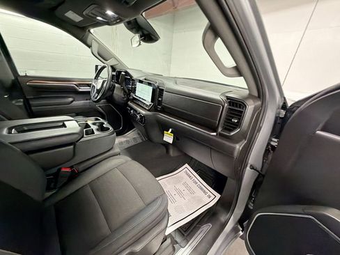 Used 2025 Chevrolet Silverado 1500 LT AWD/4WD image 28