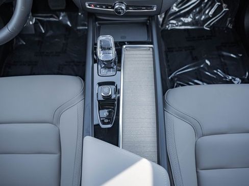 New 2026 Volvo XC60 B5 Plus w/ Climate Package image 27