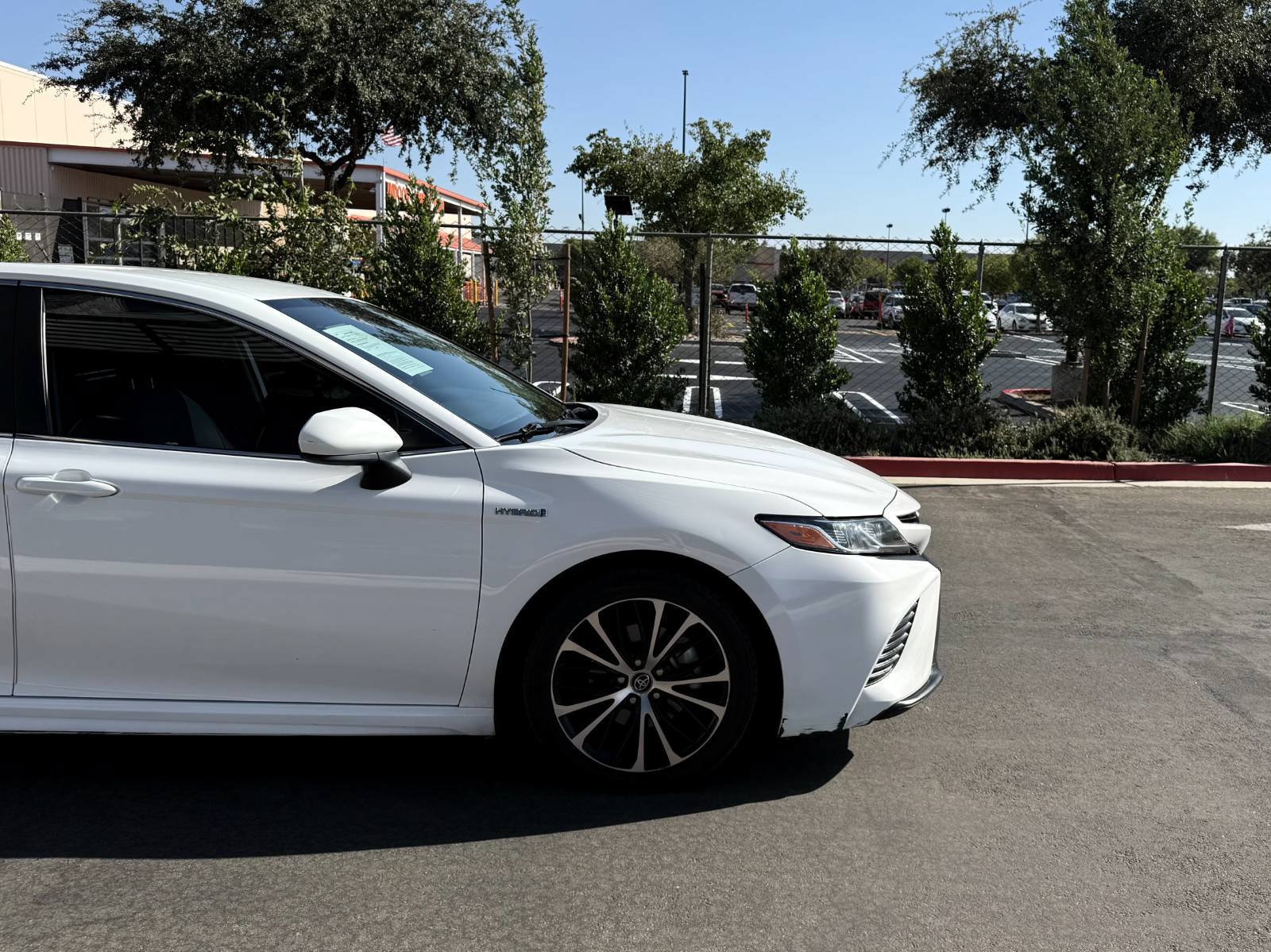 Used 2020 Toyota Camry SE w/ Carpet Mat Package FWD image 5