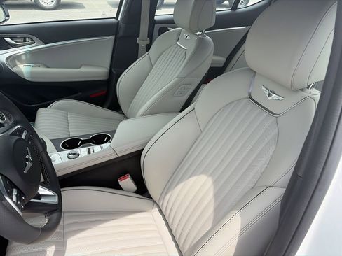 Used 2023 Genesis G70 2.0T w/ Sport Prestige Package RWD image 12