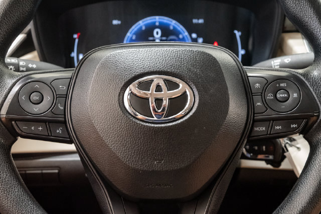 Used 2026 Toyota Corolla LE FWD image 12