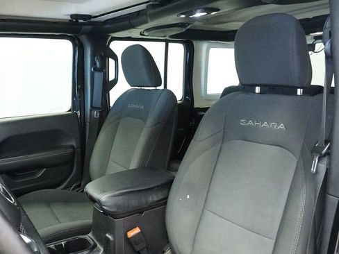 Certified 2018 Jeep Wrangler Unlimited Sahara image 32