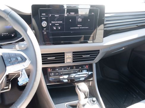 Used 2025 Volkswagen Jetta Sport FWD image 3