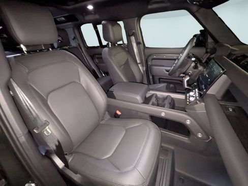 New 2026 Land Rover Defender 110 X-Dynamic SE AWD/4WD image 30