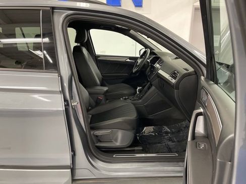Used 2024 Volkswagen Tiguan SE R-Line AWD/4WD image 11