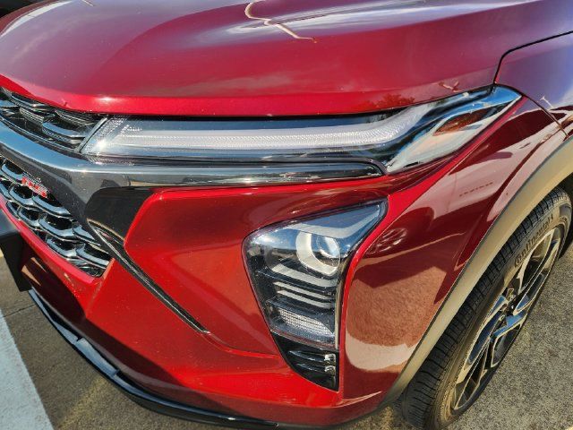 Used 2025 Chevrolet Trax RS w/ Sunroof Package FWD image 10