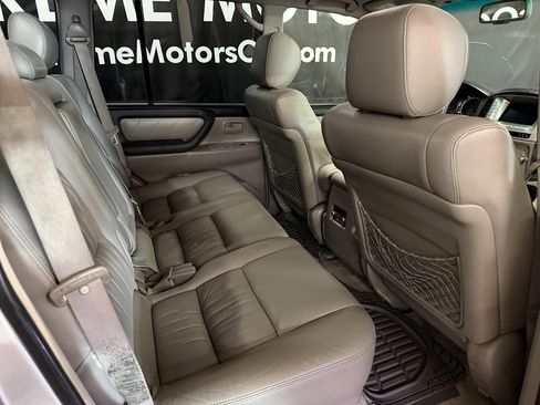Used 2007 Toyota Land Cruiser image 16
