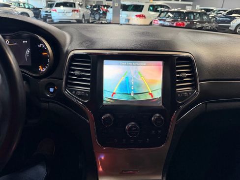 Used 2017 Jeep Grand Cherokee Limited w/ Trailer Tow Group IV image 9