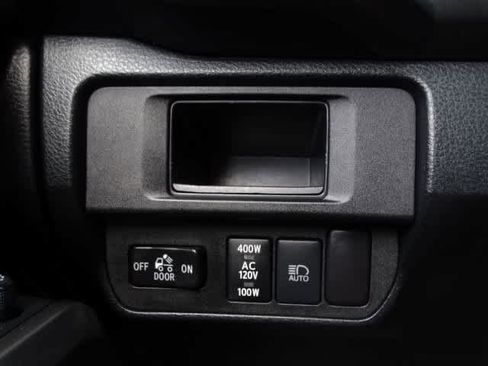 Certified 2019 Toyota Tacoma TRD Sport w/ Technology Package image 36